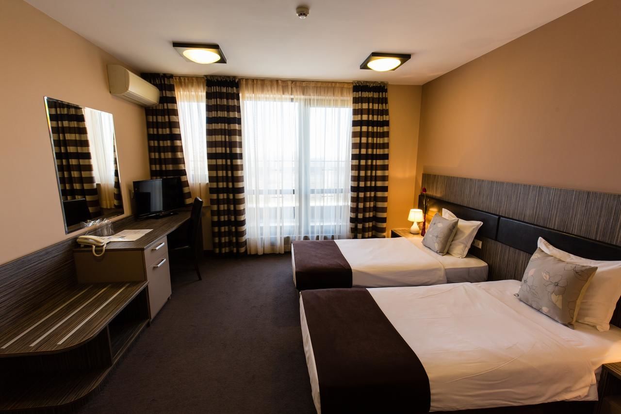 Отель Plaza Hotel Plovdiv Пловдив-35